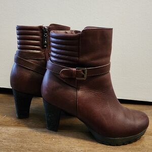 Blondo Red Brown Waterproof Winter Booties